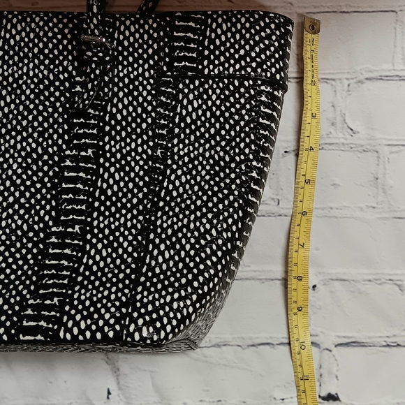 Guess Black-White Embossed Reptile Print Tote Bag - Picture 8 of 10